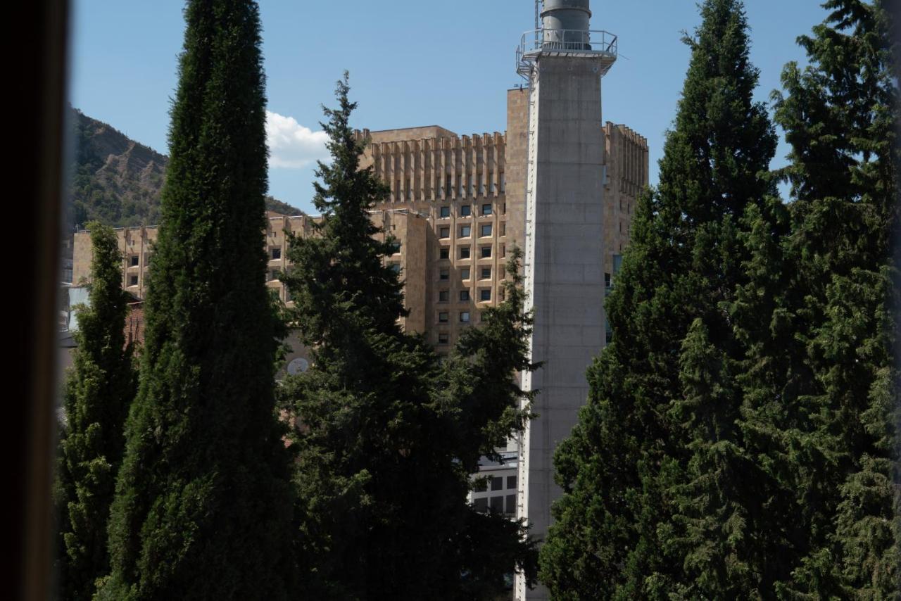 Хостел Freedom Square Тбилиси Экстерьер фото